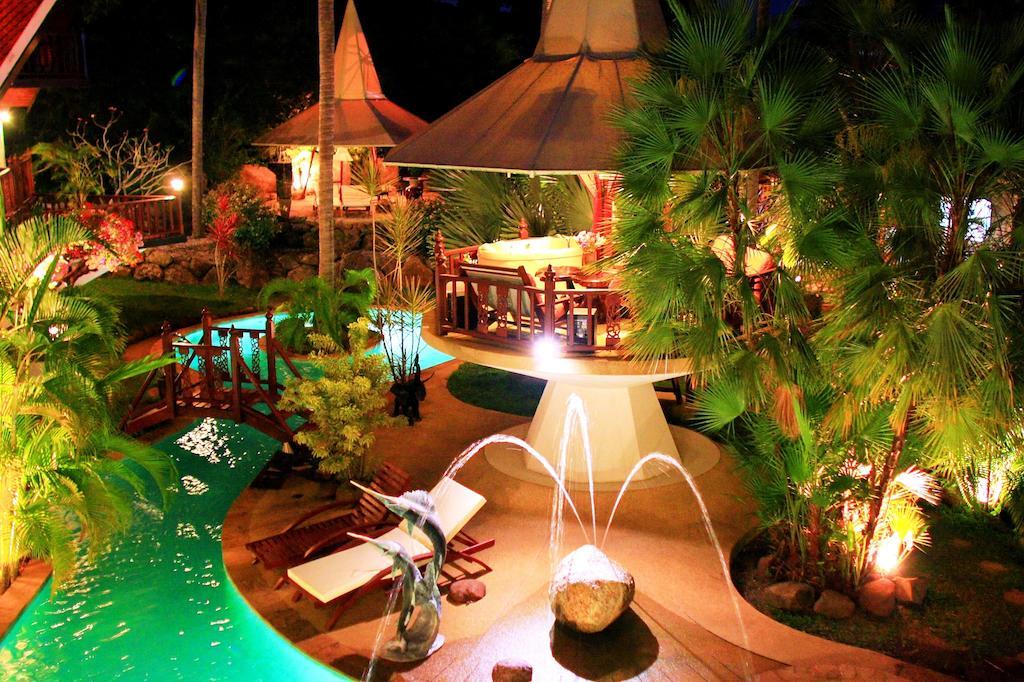 Coco Palace Resort Nai Harn ภายนอก รูปภาพ
